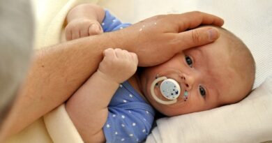 Kotiin korjaustoimenpiteitä käsitellä koliikki ja rauhoittaa vauva