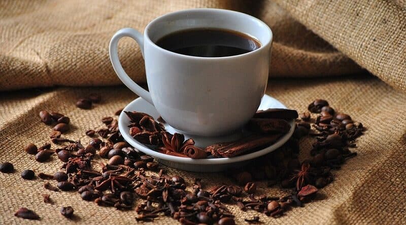 空腹時にコーヒーを飲むのをやめる理由