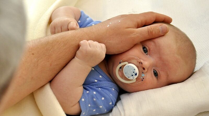 Calmare il bambino facendo pressione su determinati punti