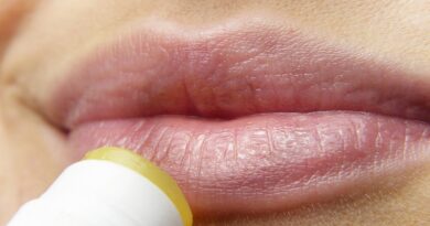 Cause, sintomi e opzioni di trattamento dell'herpes labiale