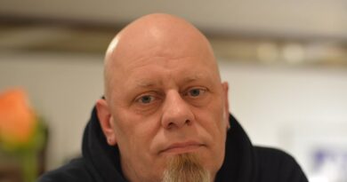Yksinkertaiset kotikonstit kuivaan päänahkaan
