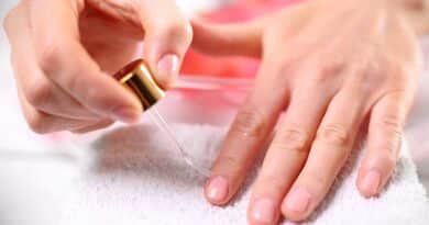 Mima tus uñas con una manicura casera totalmente natural