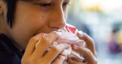 Hoe kan stress-eten leiden tot gewichtstoename